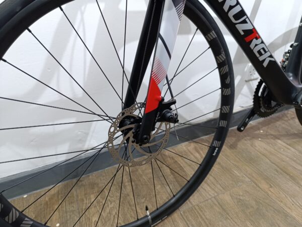 KWICK CARBON 700C Road Bike - Baiskeli Centre