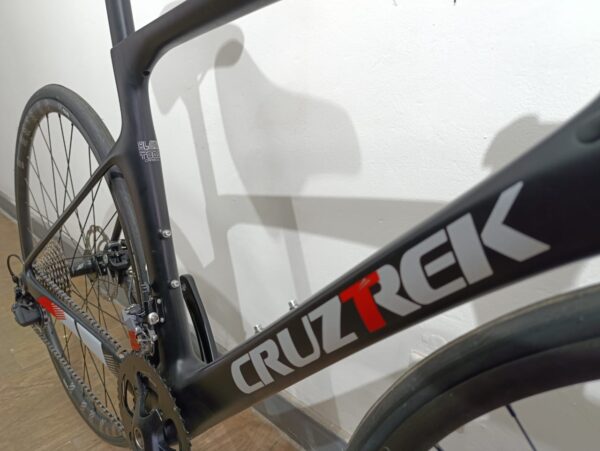 KWICK CARBON 700C Road Bike - Baiskeli Centre