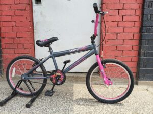 BMX - Stunt Bike Size 20 - Baiskeli Centre
